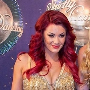 Dianne Buswell Net Worth 2022: Money, Salary, Bio - CelebsMoney