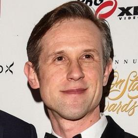 Ian Hallard net worth