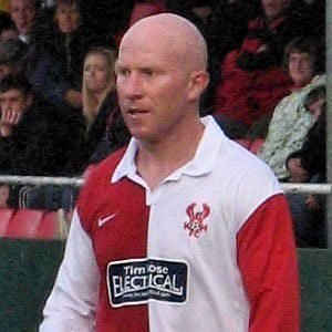 Lee Hughes net worth