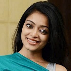 Janani Iyer net worth