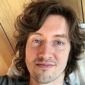 Dean Lewis net worth