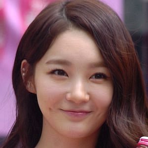 Kang Min-kyung net worth