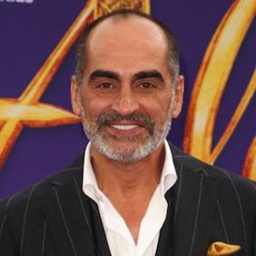 Navid Negahban net worth