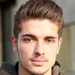 Roman Neustadter net worth