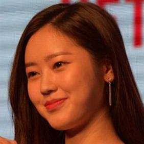 Choi Ri net worth