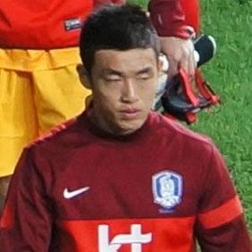 Yun Suk-young net worth