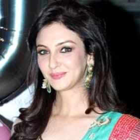 Saumya Tandon net worth