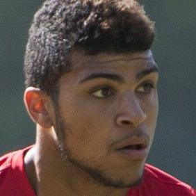 DeAndre Yedlin net worth